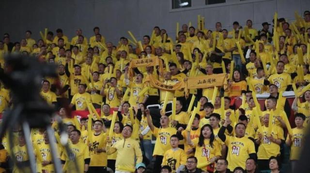 外援表现抢眼，助力球队力压对手(外援表现抢眼,助力球队力压对手怎么办)