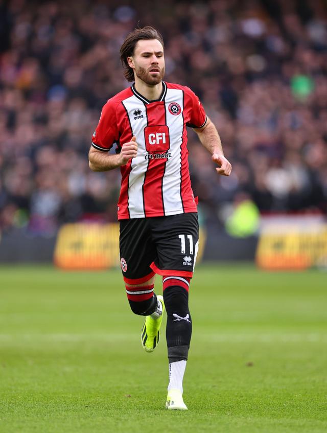 米兰体育网页版-梳特尔联客场逼平，保持不败气势(谁伤一人全场发慌谁人一怒比赛结束)